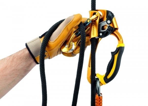 Карабин с роликом Rollclip A | Petzl