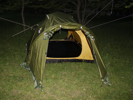 Палатка экспедиционная Mountain 3 (V2) зеленый Tramp (Трамп)
