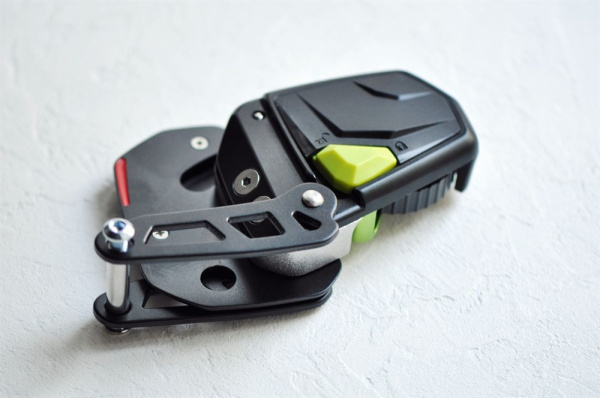 Страховочное устройство Edelrid Fuse