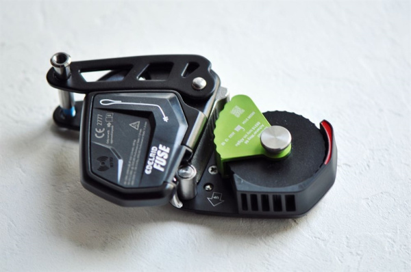 Страховочное устройство Edelrid Fuse