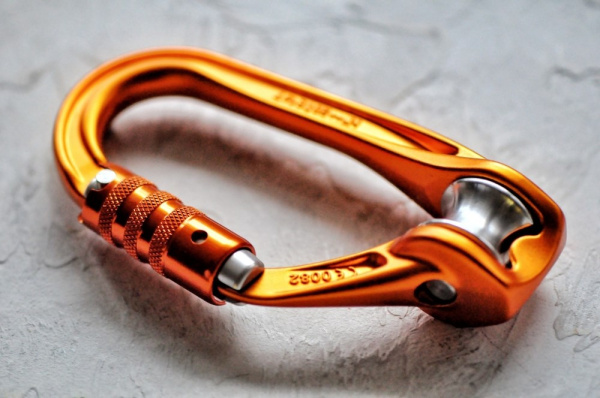 Карабин с роликом Rollclip A TL | Petzl